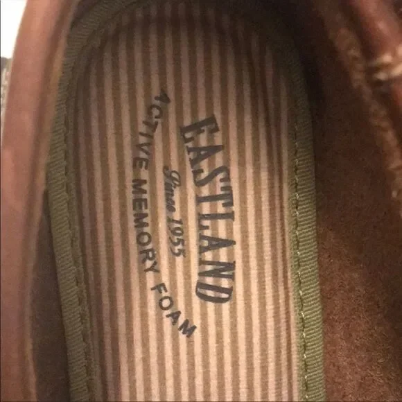 EASTLAND BROWN LEATHER DOCK SHOES.  NEW. - Picture 7 of 7